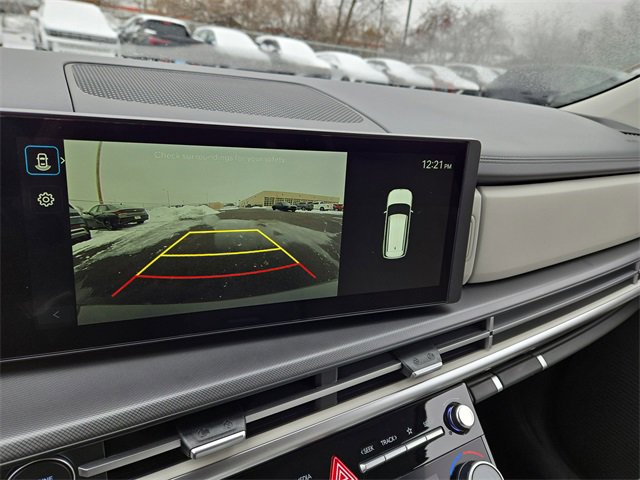 Certified 2025 Hyundai Santa Fe SEL image 18