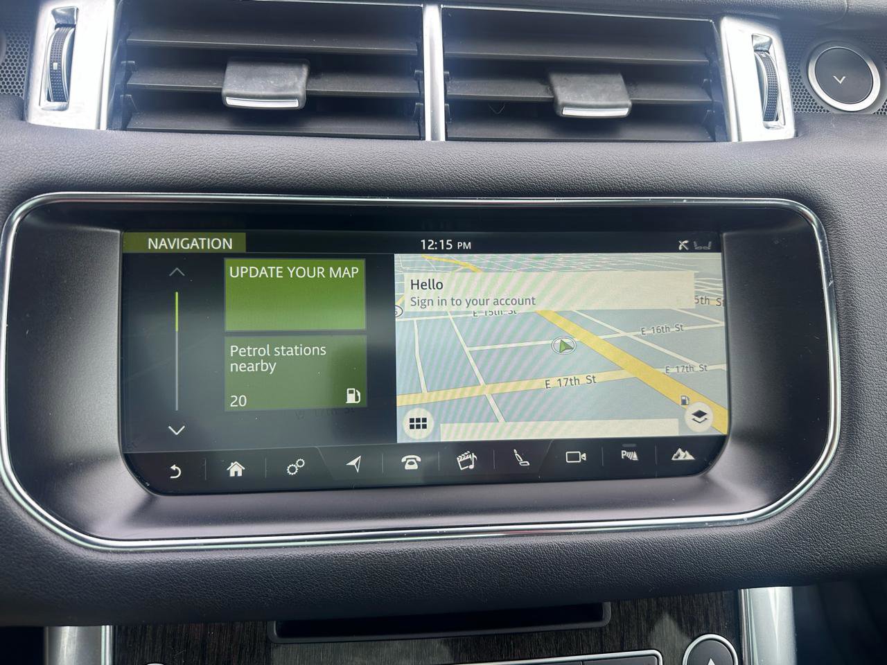 Used 2017 Land Rover Range Rover Sport HSE image 29