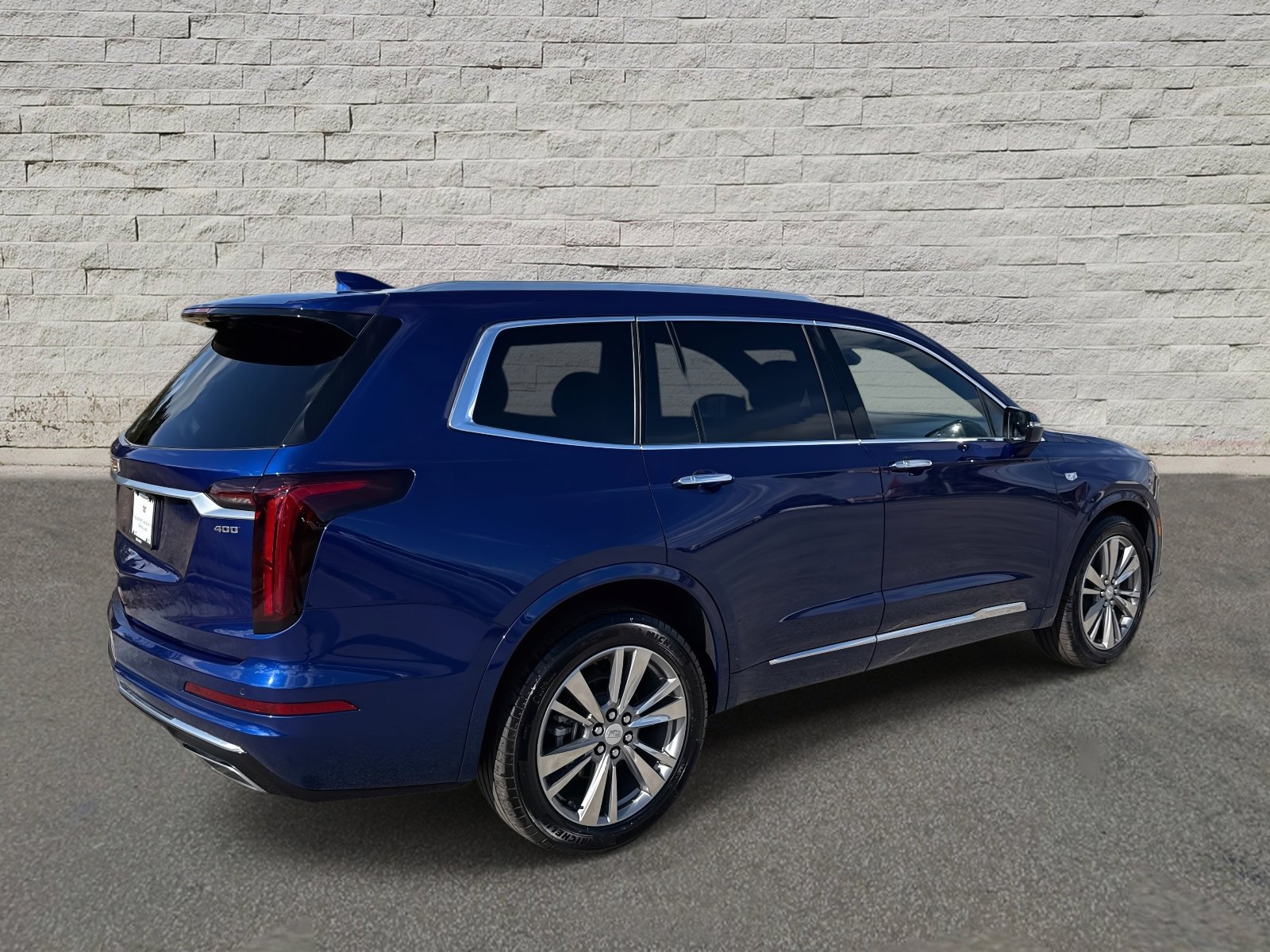 Used 2025 Cadillac XT6 Premium Luxury image 5