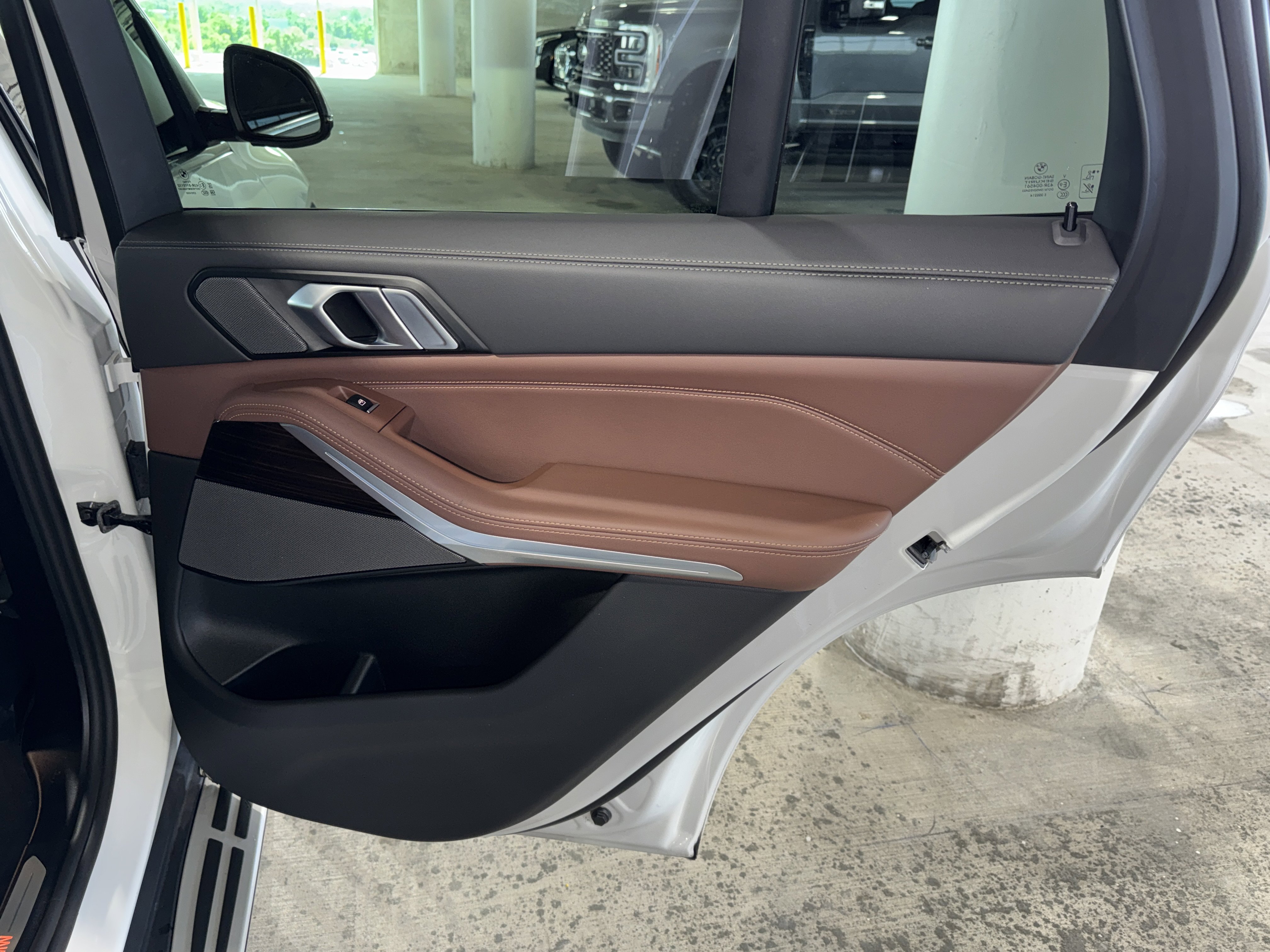 Used 2026 BMW X5 xDrive40i w/ Climate Comfort Package image 11