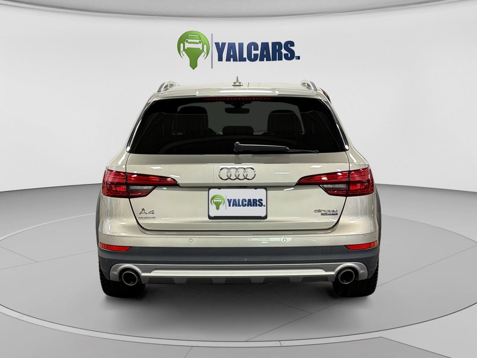Used 2017 Audi A4 2.0T allroad Premium Plus w/ Technology Package AWD/4WD image 4