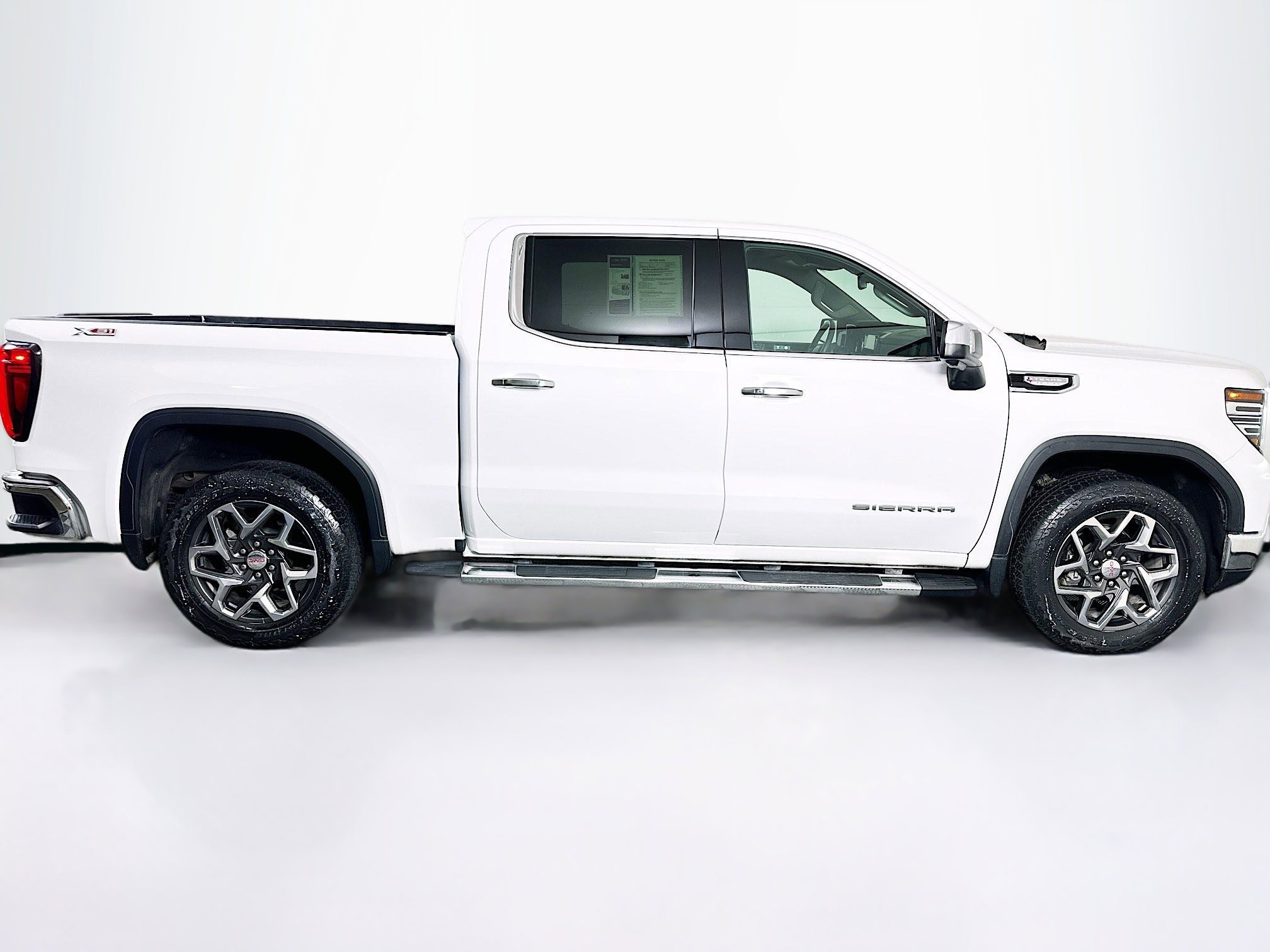 Used 2023 GMC Sierra 1500 SLT image 10