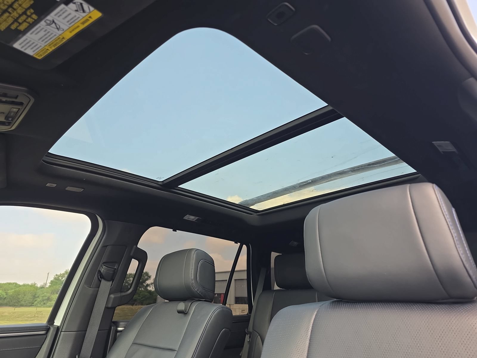 Used 2025 Toyota Sequoia Platinum AWD/4WD image 27