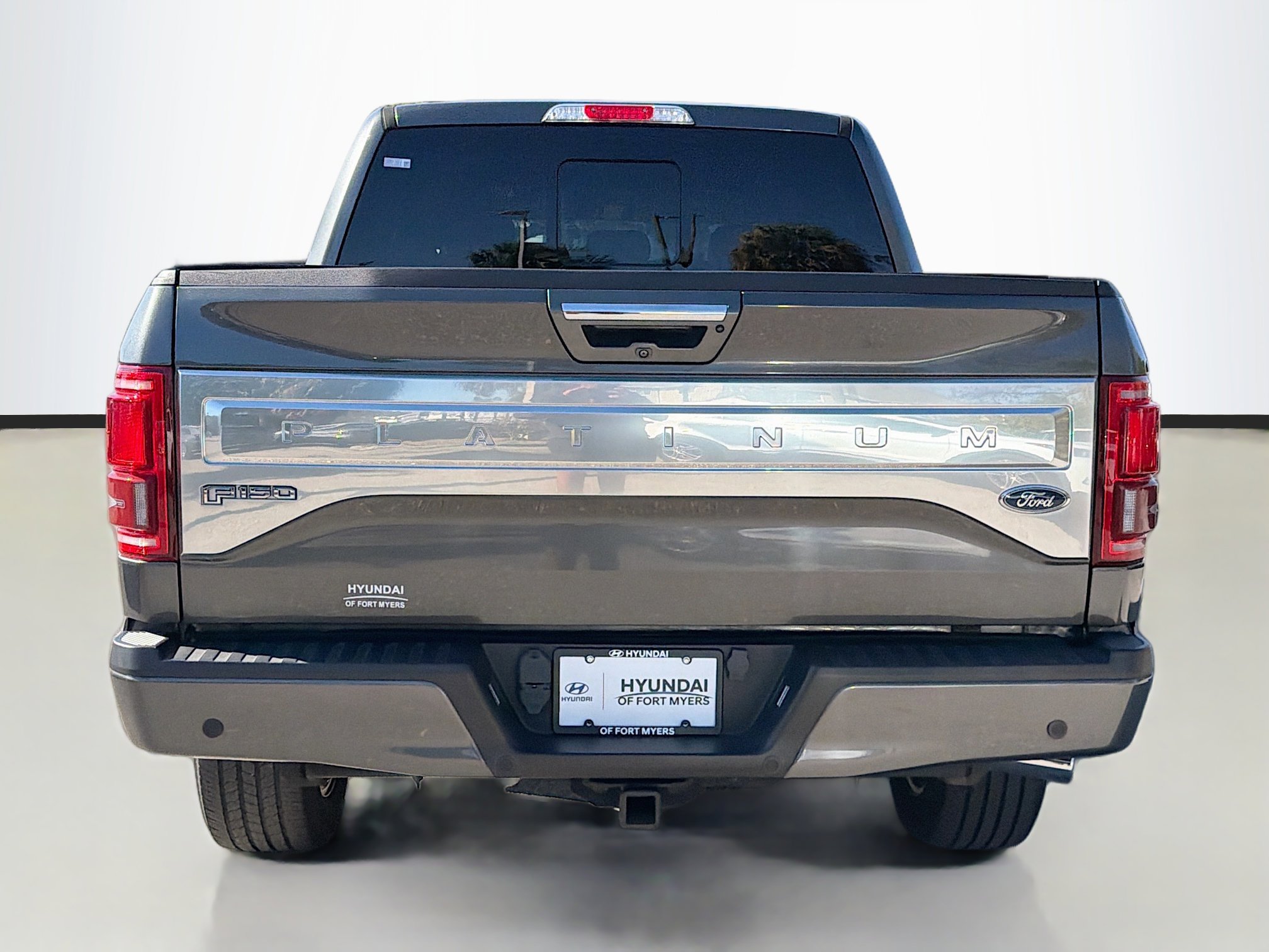 Used 2016 Ford F150 Platinum w/ Technology Package image 4