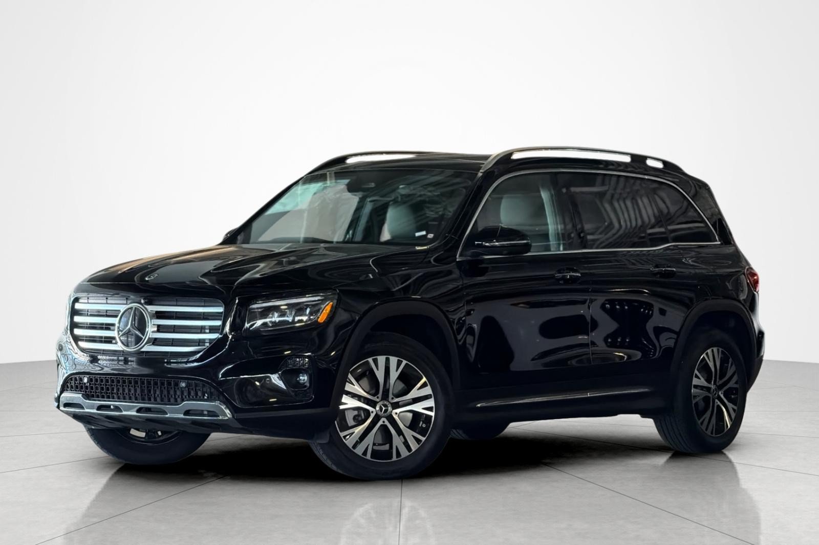 New 2026 Mercedes-Benz GLB 250 image 1