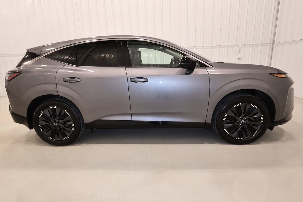 Used 2025 Nissan Murano Platinum image 2