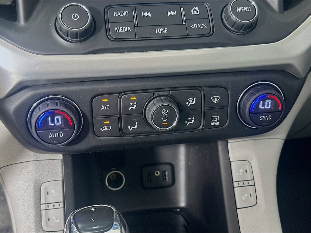 Used 2017 GMC Acadia SLT FWD image 15