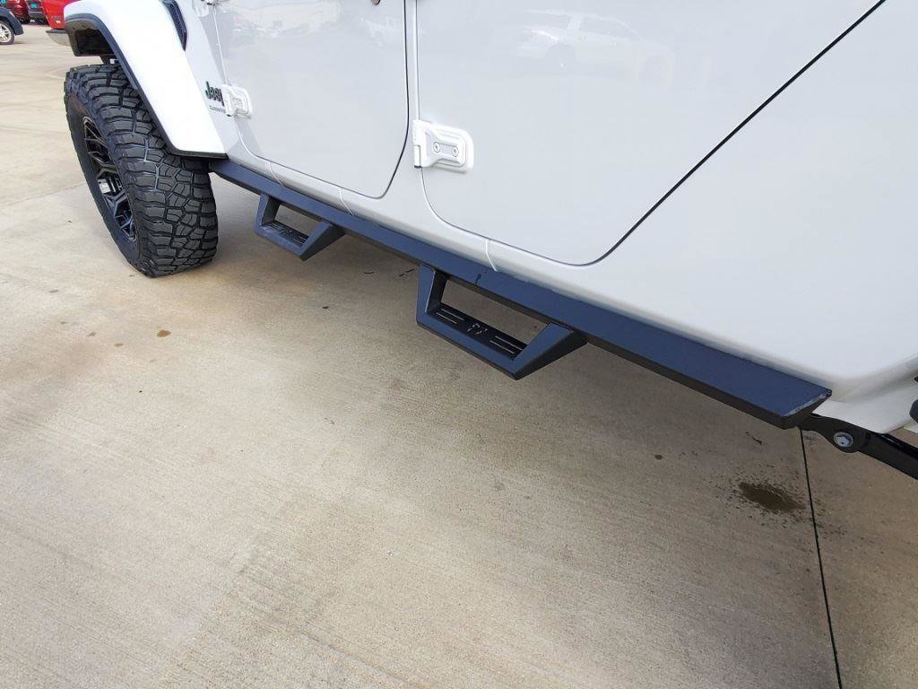 Used 2023 Jeep Gladiator Sport image 38