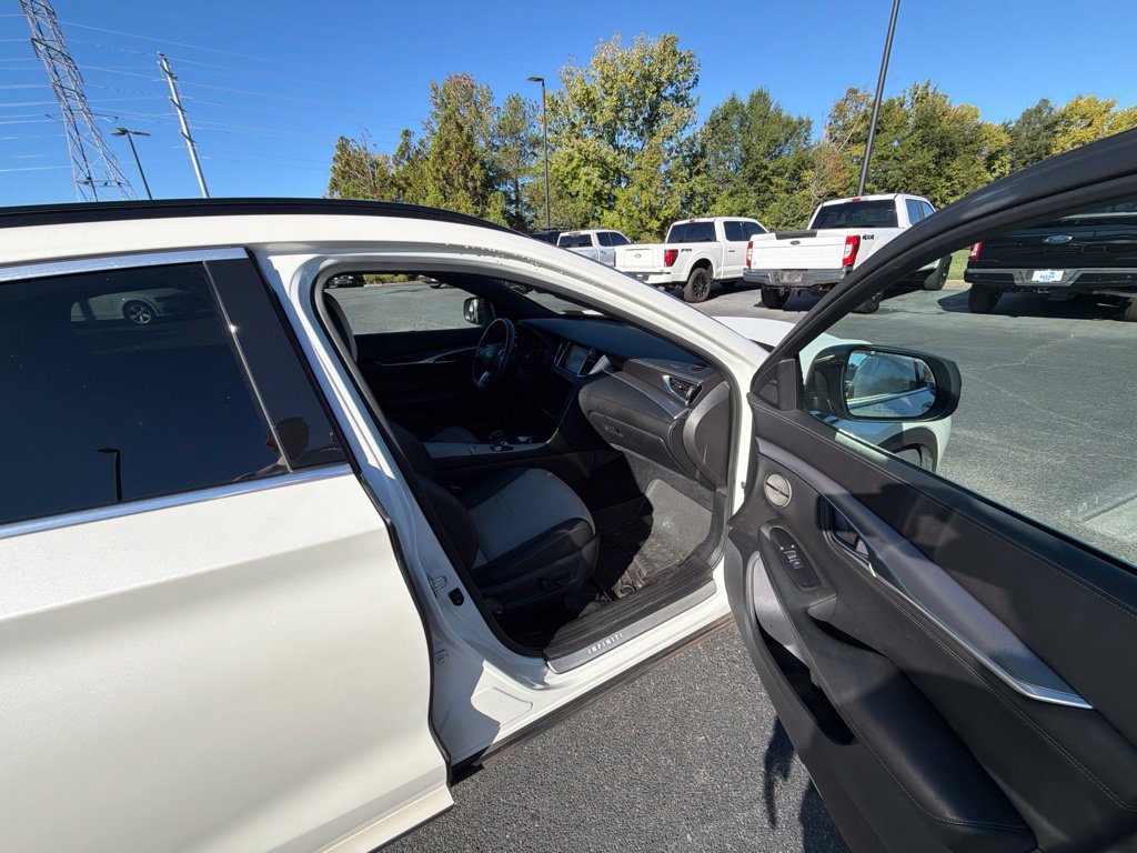 Used 2023 INFINITI QX55 Essential AWD/4WD image 18