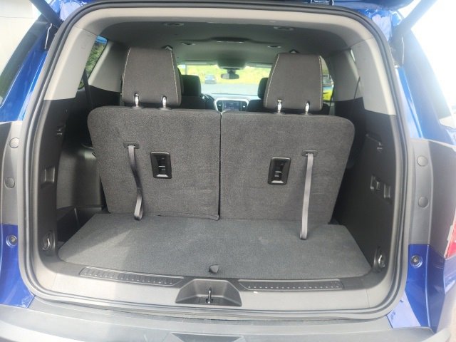 Used 2023 GMC Acadia SLE w/ Driver Convenience Package image 14