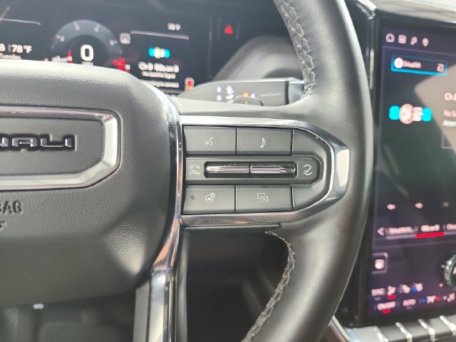 Used 2025 GMC Yukon Denali RWD image 23