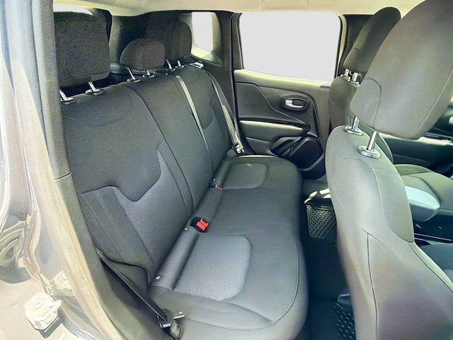 Used 2023 Jeep Renegade Latitude AWD/4WD image 27