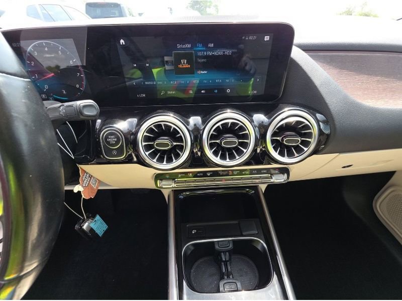 Used 2022 Mercedes-Benz GLA 250 4MATIC w/ Premium Package Lite image 28