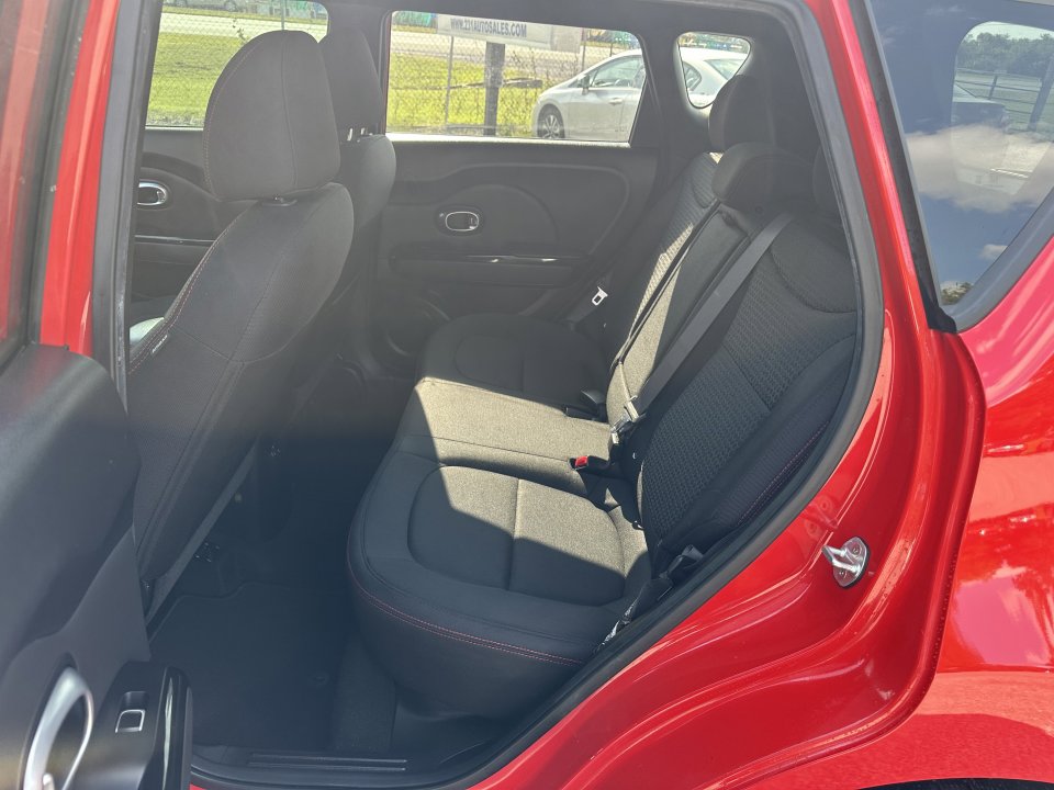 Used 2019 Kia Soul + image 16