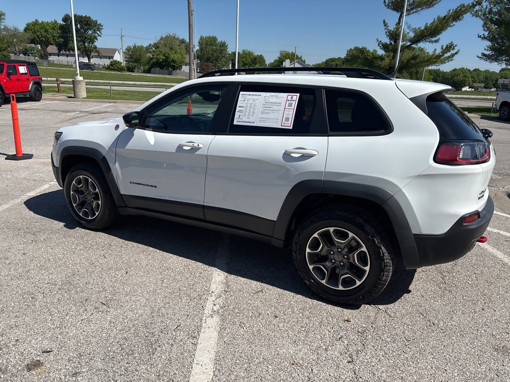 Used 2022 Jeep Cherokee Trailhawk w/ Comfort/Convenience Group AWD/4WD image 19