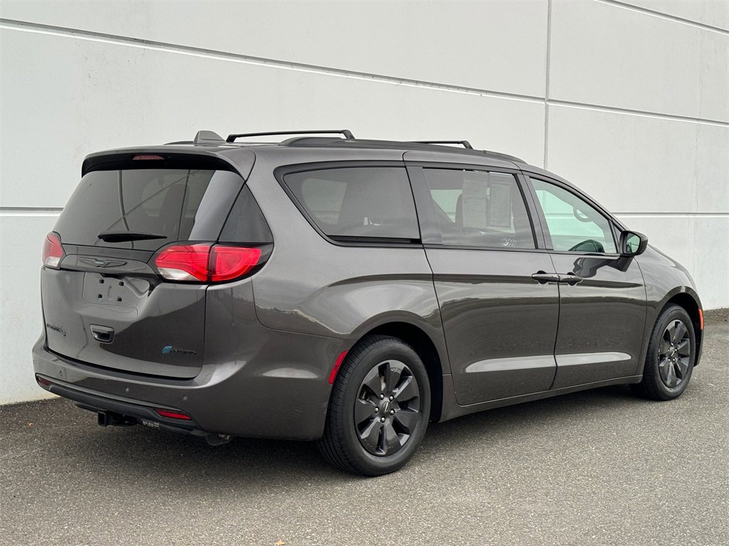 Used 2020 Chrysler Pacifica Touring-L w/ S Appearance Package image 7