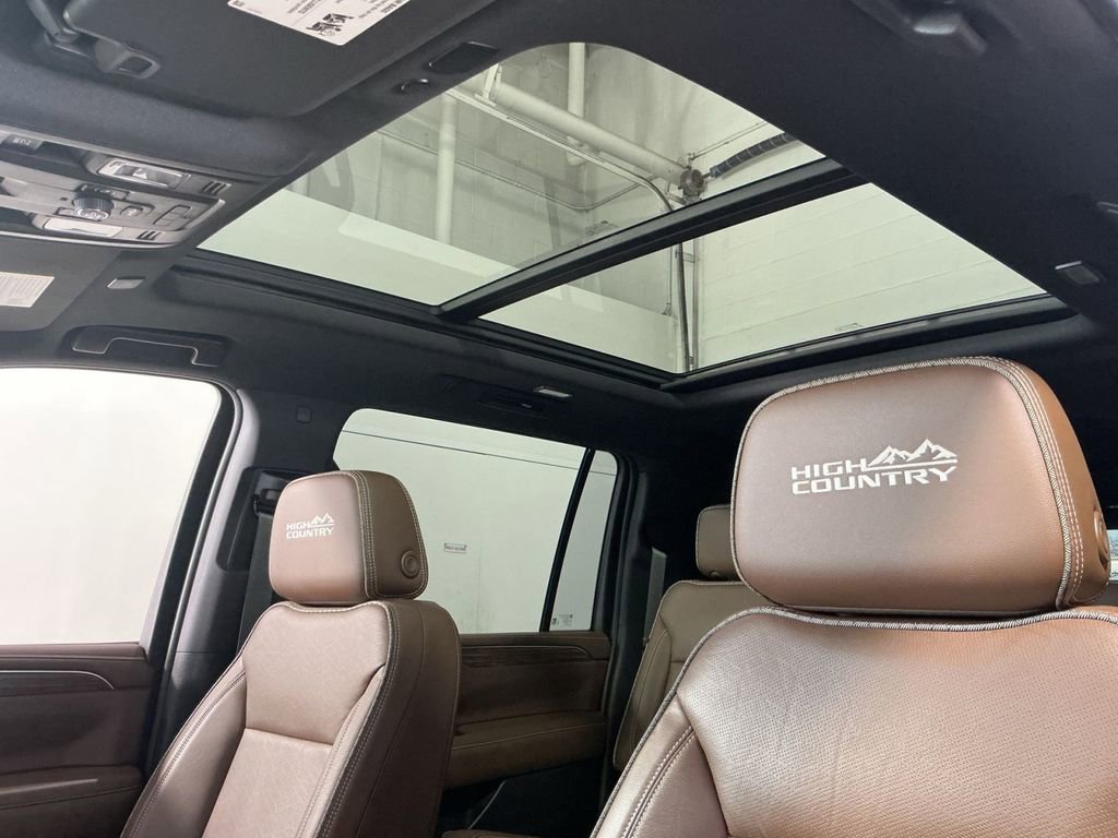 Used 2021 Chevrolet Suburban High Country image 31