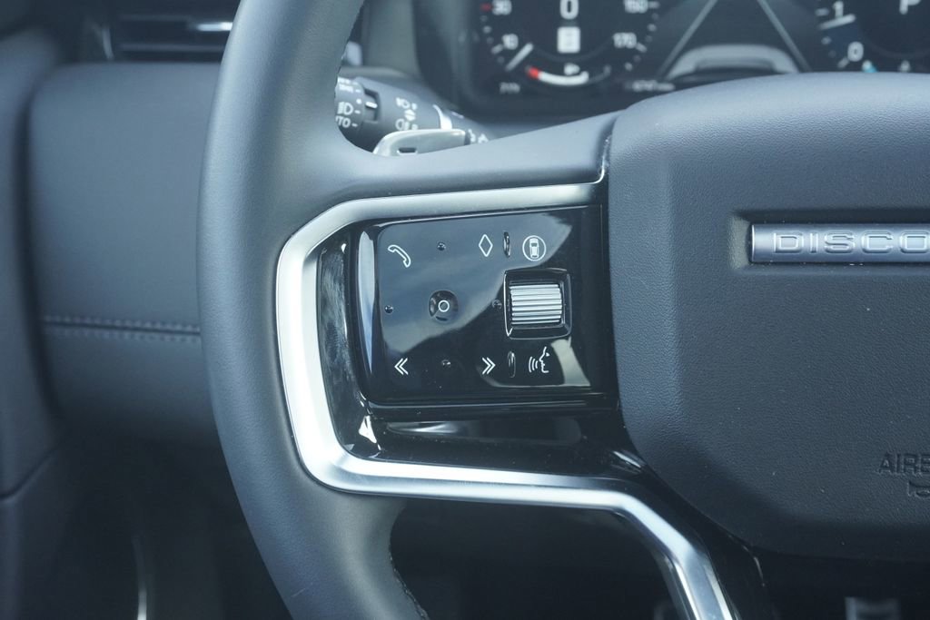 Used 2025 Land Rover Discovery Sport Dynamic SE image 12