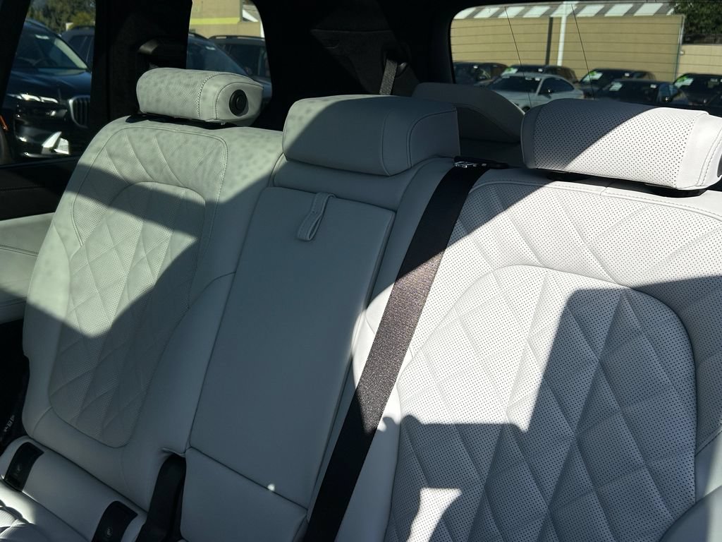 New 2027 BMW X7 xDrive40i w/ M Sport Package AWD/4WD image 32