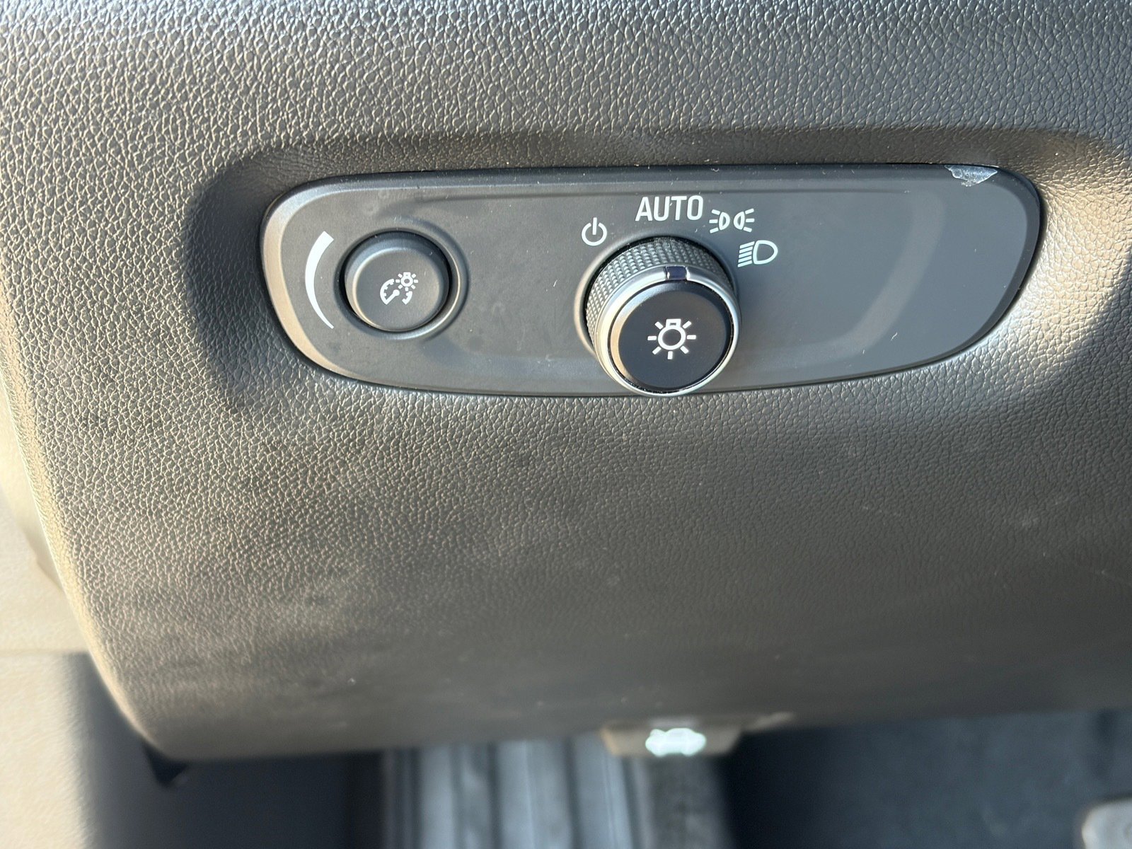 Used 2023 Chevrolet Traverse LT w/ LPO, Cargo Package AWD/4WD image 18