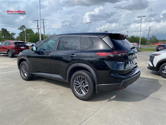 Used 2025 Nissan Rogue S image 29