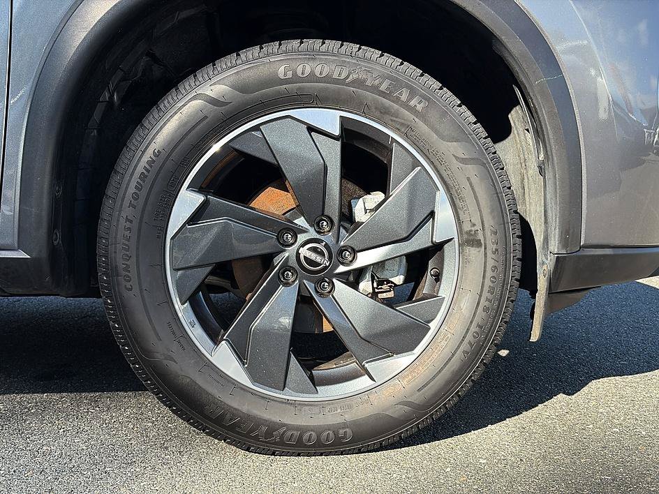 Certified 2025 Nissan Rogue SV AWD/4WD image 12