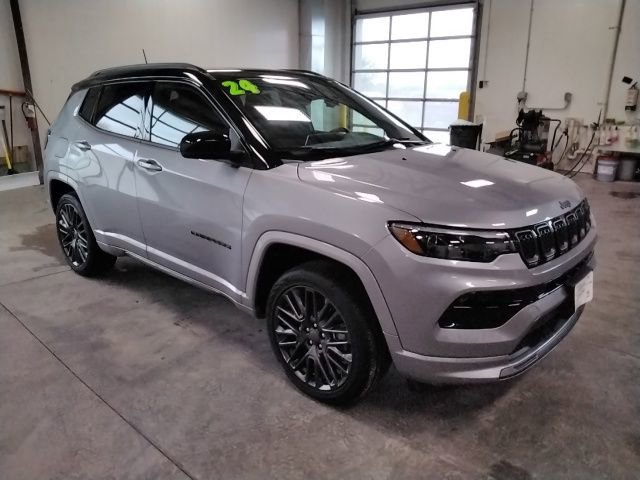 Used 2024 Jeep Compass Limited w/ High Altitude Package AWD/4WD image 7