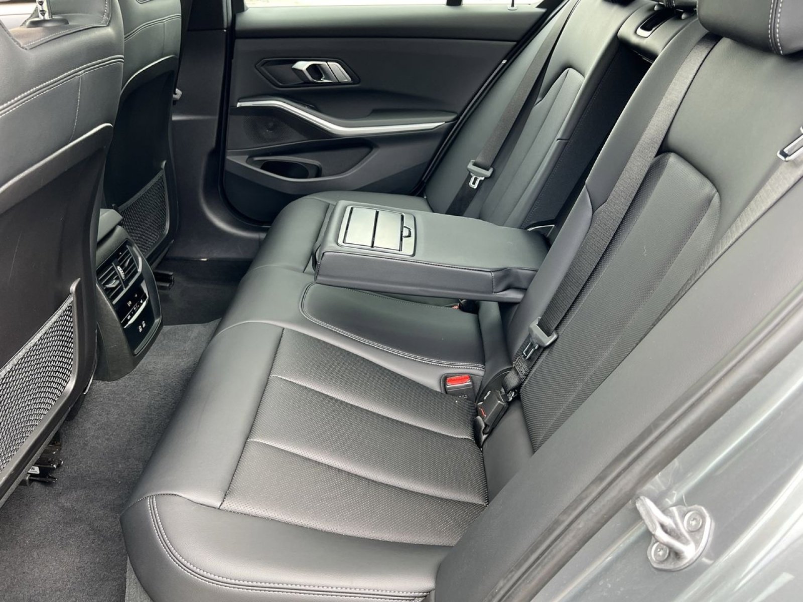 Used 2023 BMW 330i xDrive Sedan w/ Driving Assistance Package image 26