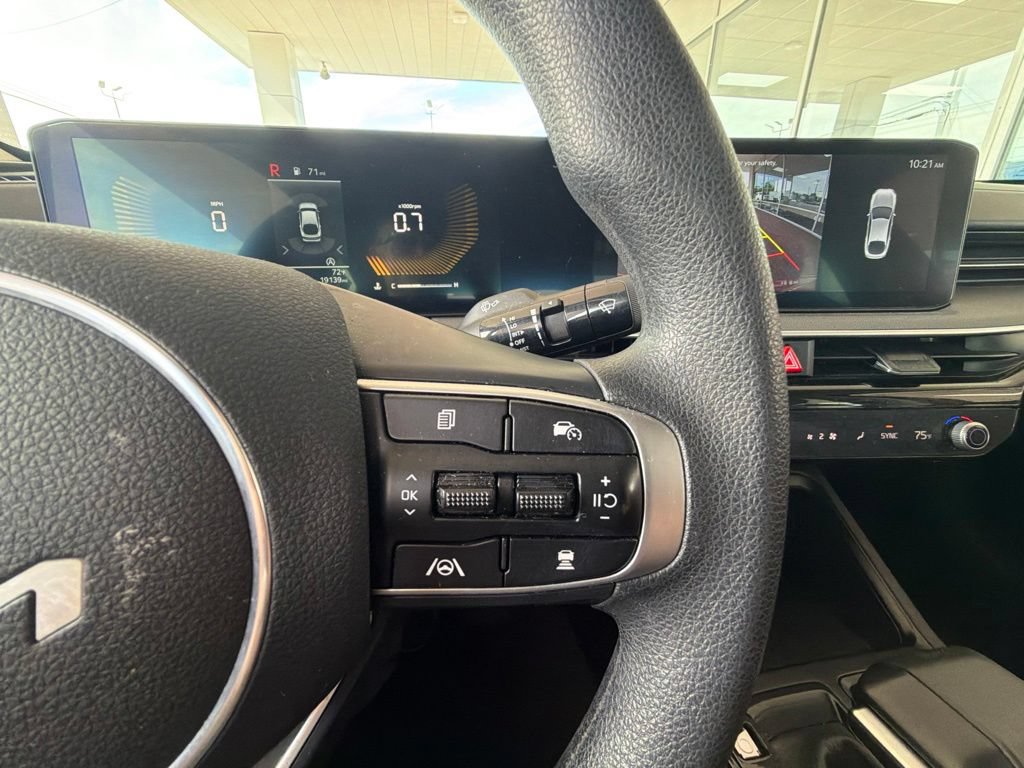 Used 2025 Kia K5 LXS FWD image 26