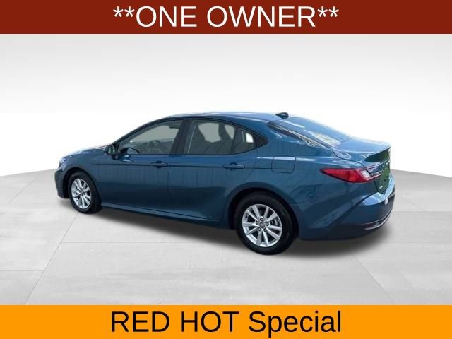 Used 2025 Toyota Camry LE image 4