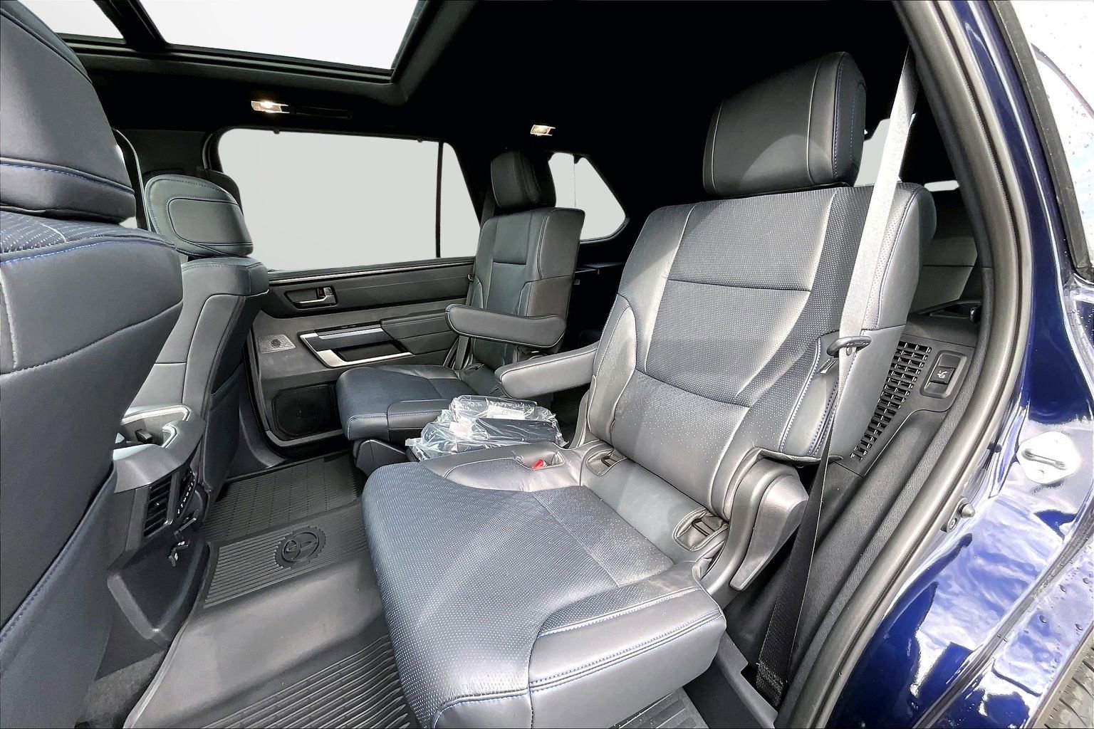 Used 2026 Toyota Sequoia Platinum w/ TRD Off-Road Package AWD/4WD image 24