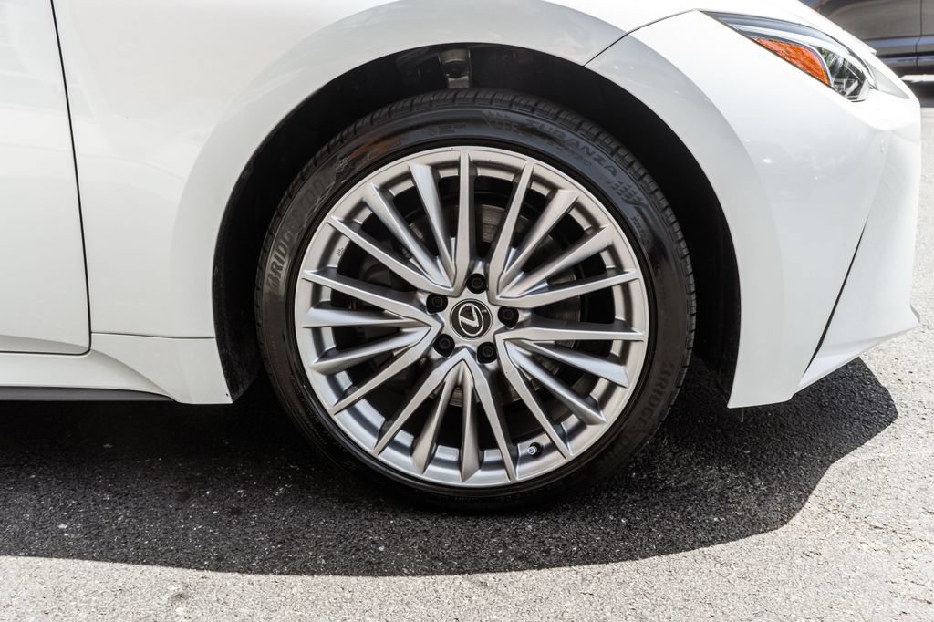 Used 2024 Lexus IS 300 F Sport AWD/4WD image 4