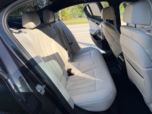 Used 2018 BMW 530i w/ M Sport Package RWD image 15