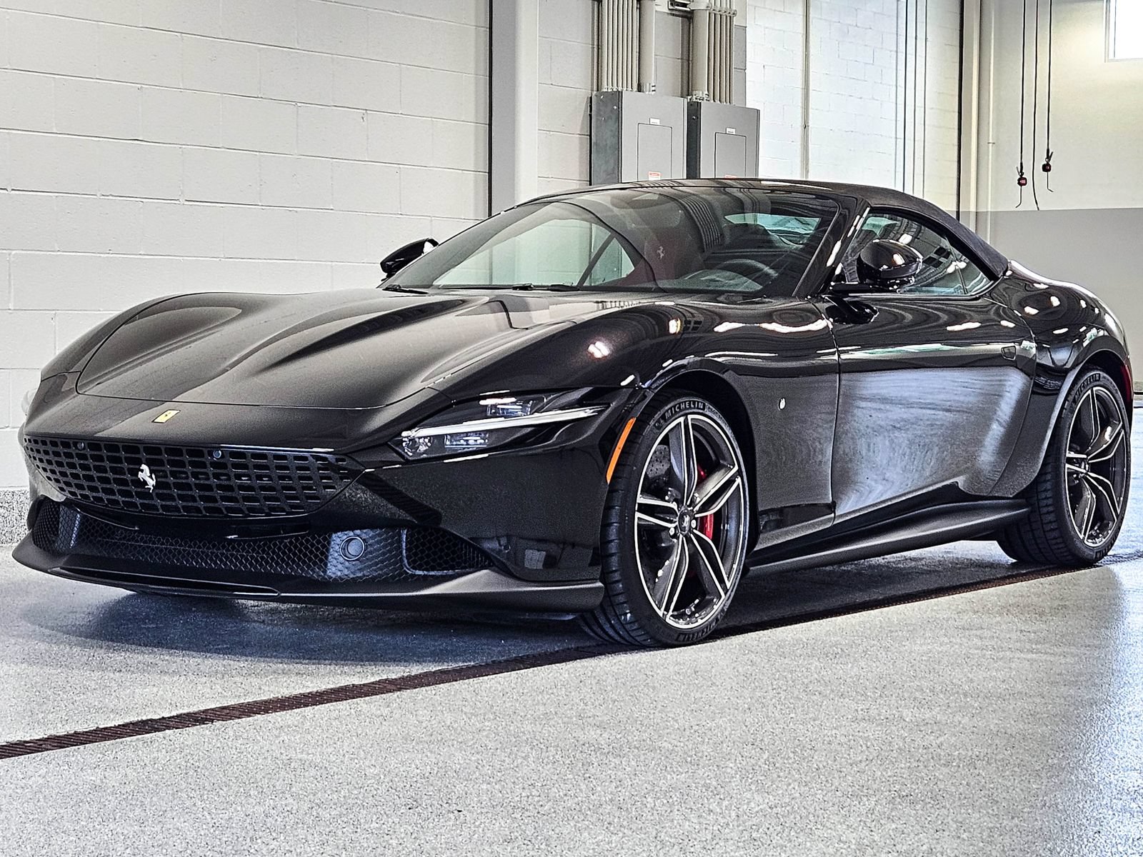 Used 2024 Ferrari Roma Spider RWD image 6