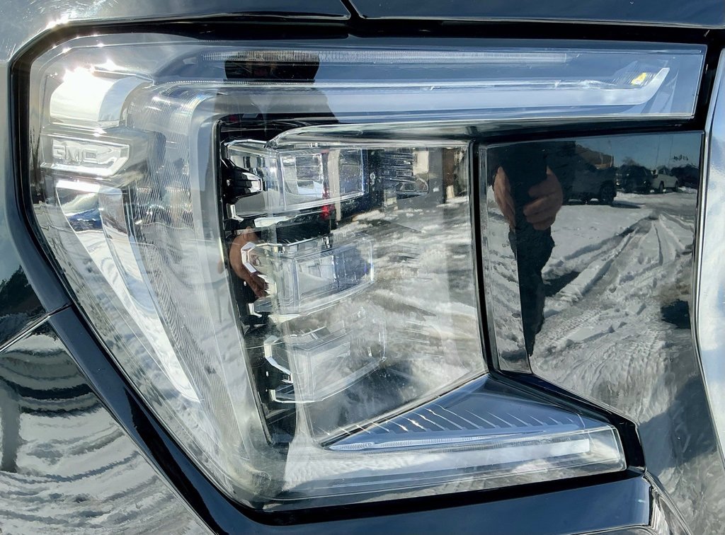 Used 2021 GMC Yukon XL AT4 w/ AT4 Premium Package image 8