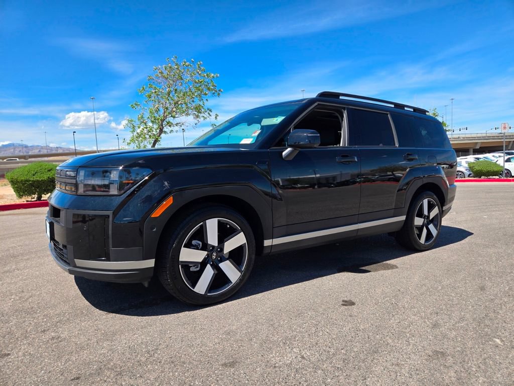 Used 2025 Hyundai Santa Fe Limited FWD image 3