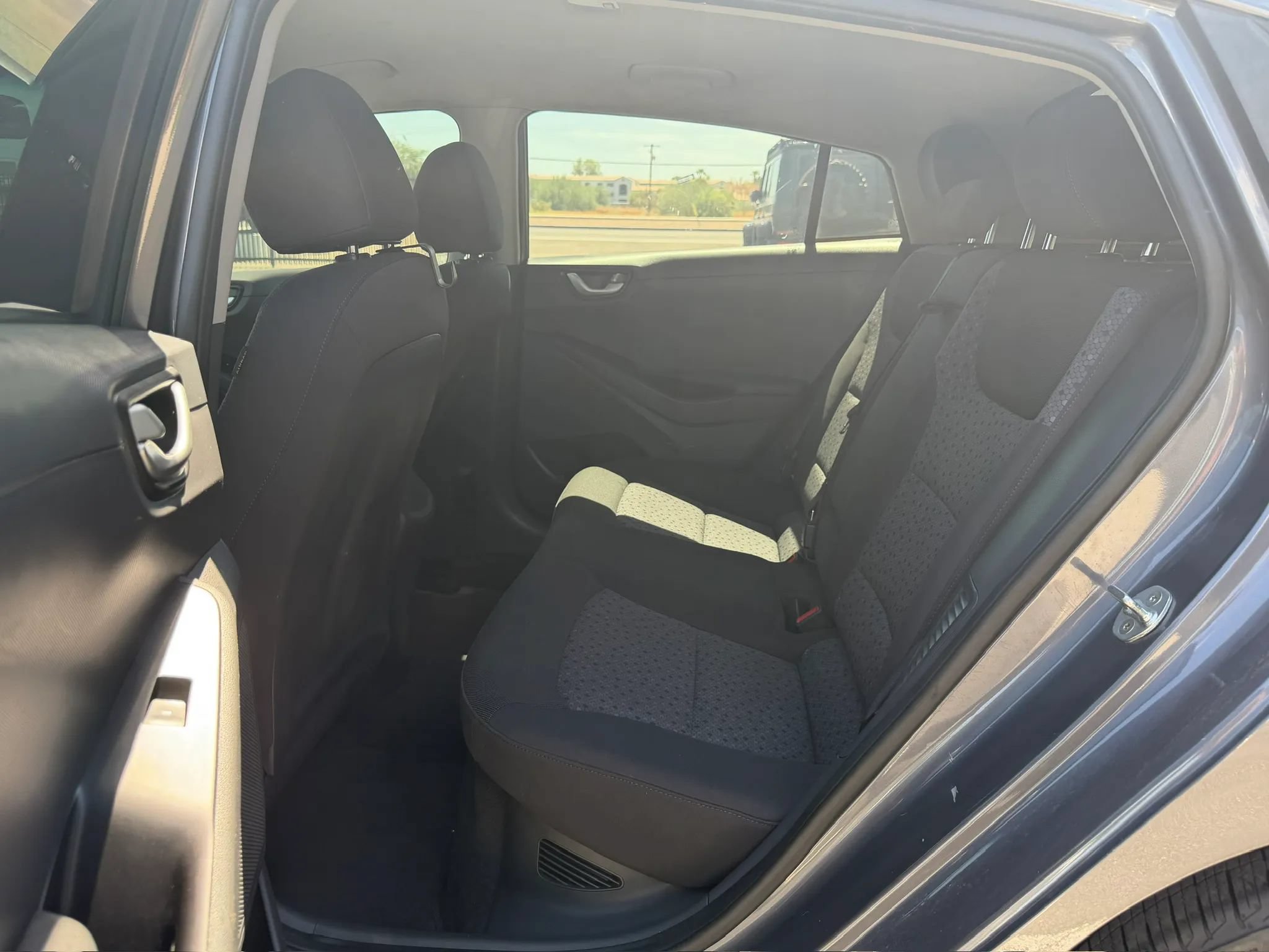 Used 2019 Hyundai Ioniq Plug-In Hybrid FWD image 19
