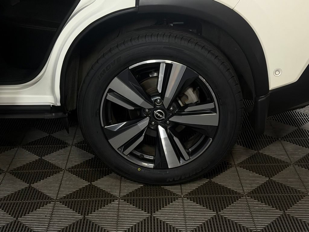 Used 2023 Nissan Rogue Platinum FWD image 10