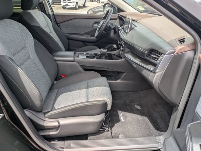 Used 2023 Nissan Rogue SV FWD image 27