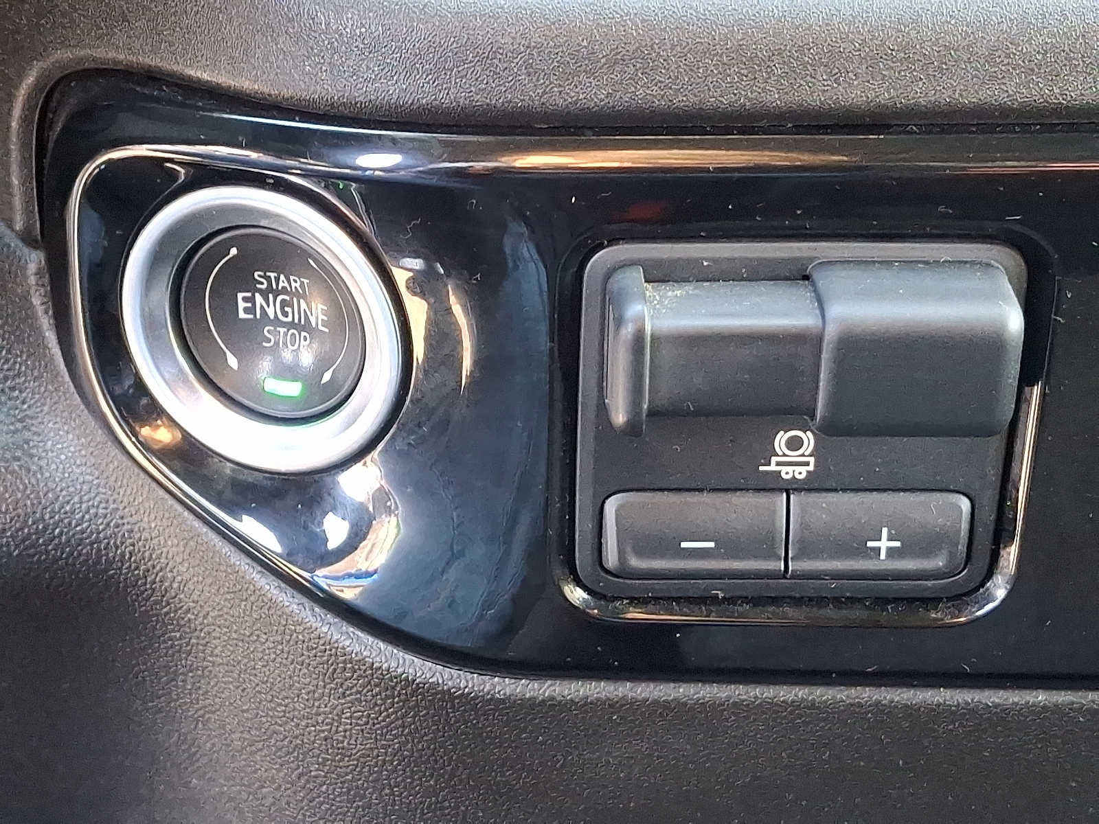 Used 2025 Chevrolet Silverado 1500 LT image 24