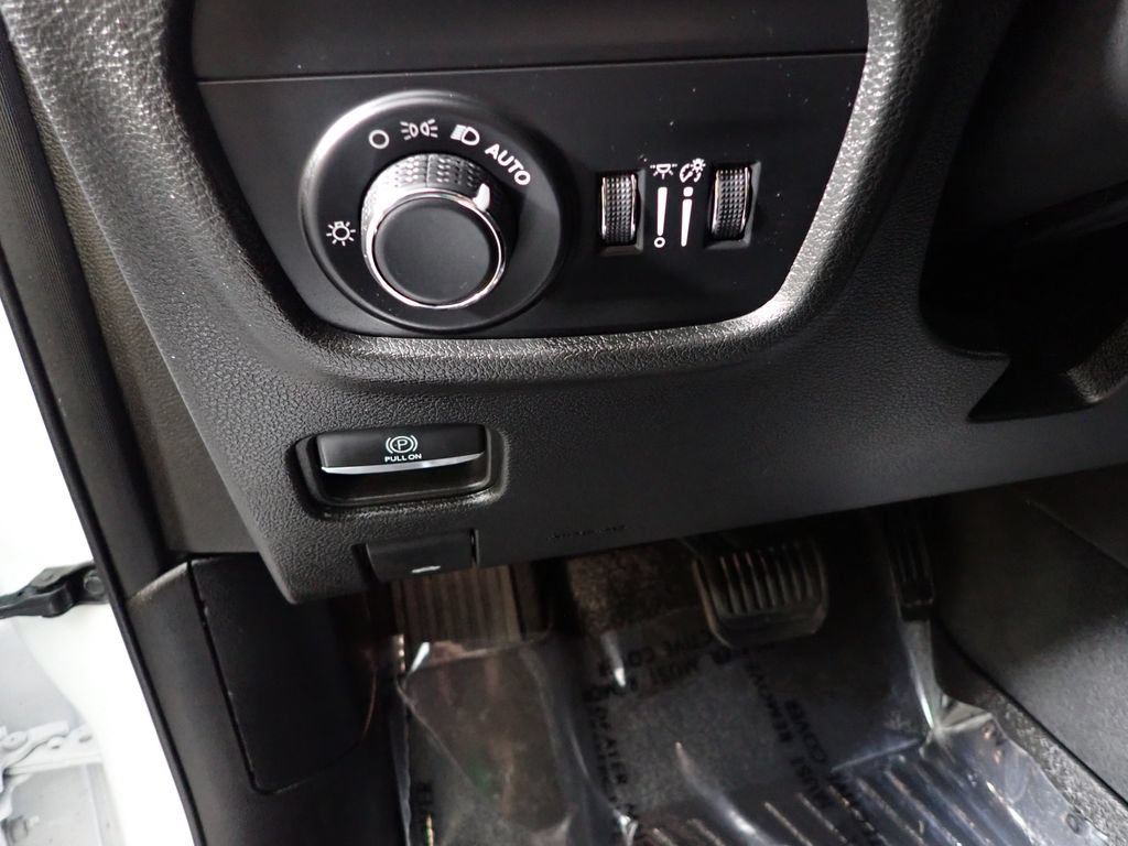 Used 2023 Jeep Grand Cherokee Altitude AWD/4WD image 24