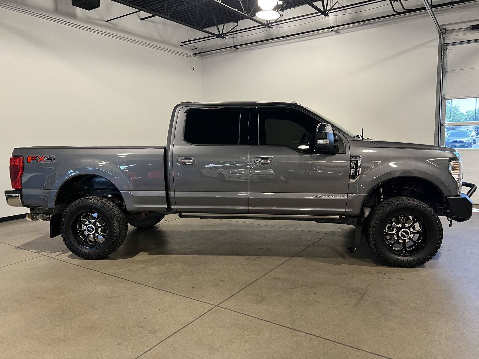 Used 2022 Ford F350 Lariat w/ Lariat Ultimate Package AWD/4WD image 2
