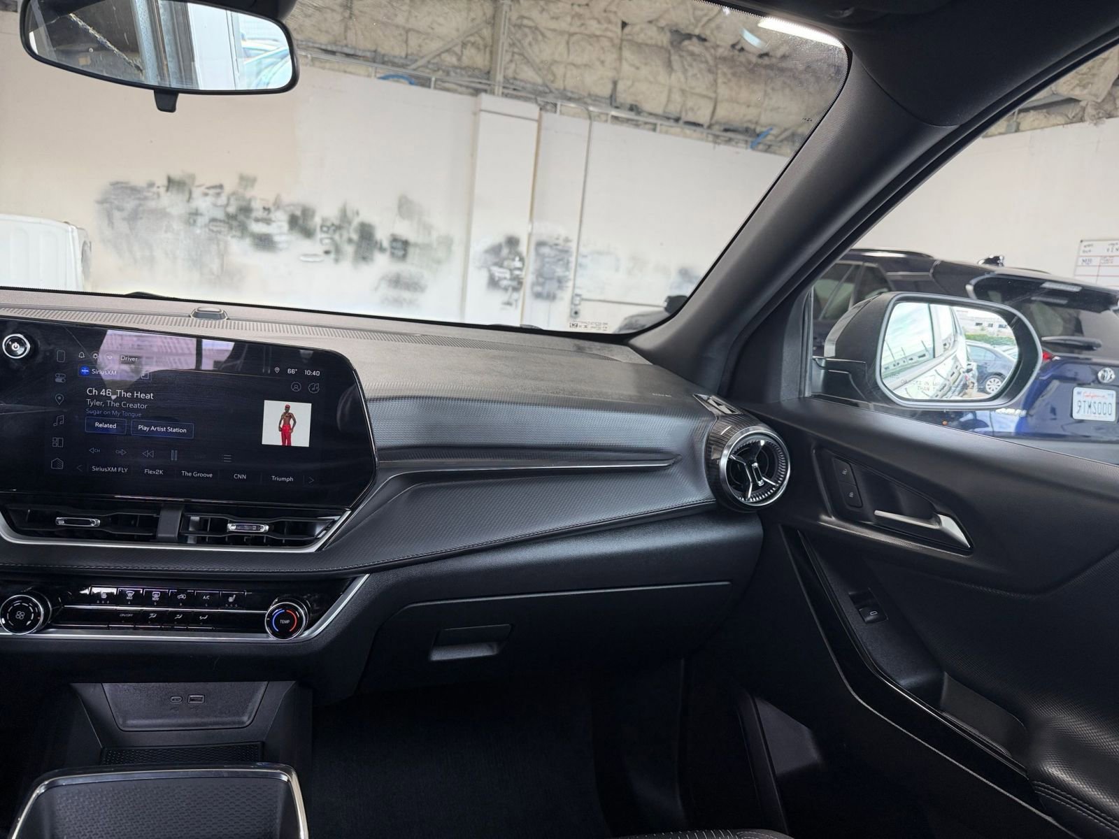 Used 2025 Chevrolet Equinox LT image 34