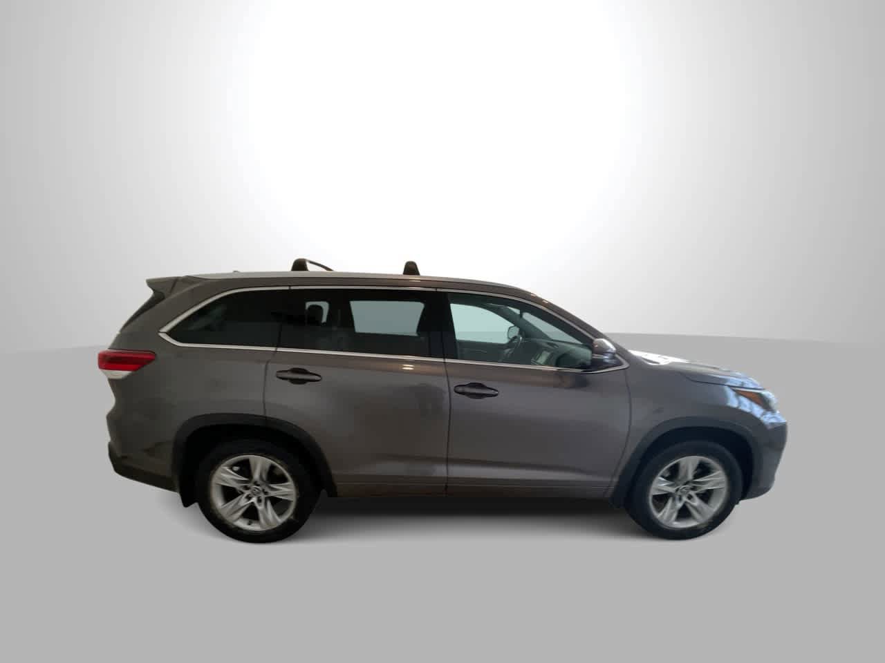 Used 2017 Toyota Highlander Limited w/ Carpet Mat Package AWD/4WD image 18