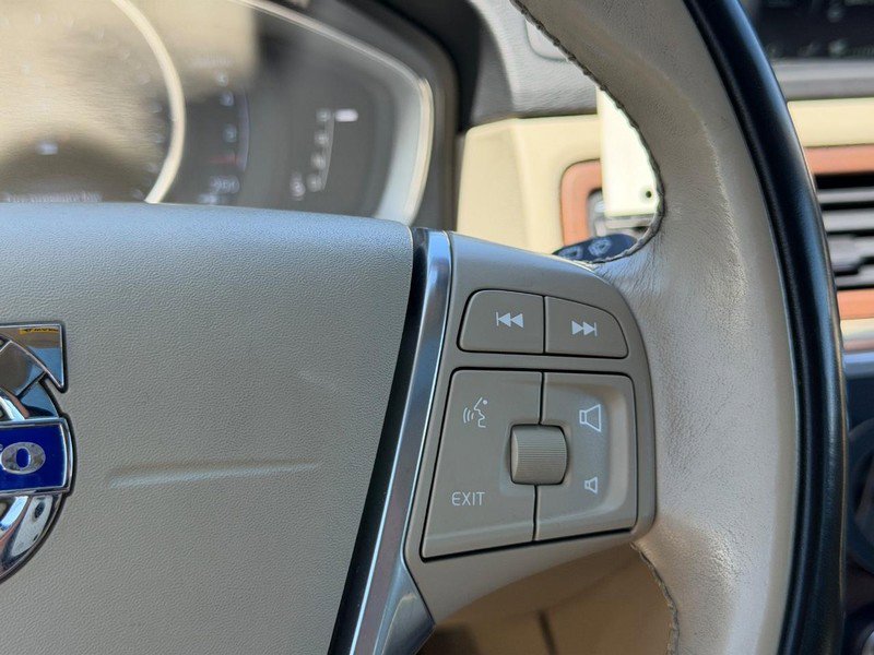 Used 2016 Volvo XC70 T5 Platinum AWD/4WD image 19