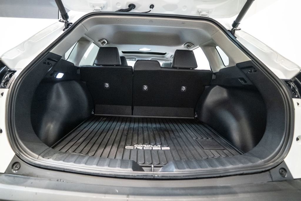 Used 2023 Toyota Corolla Cross XLE w/ Convenience Package image 33