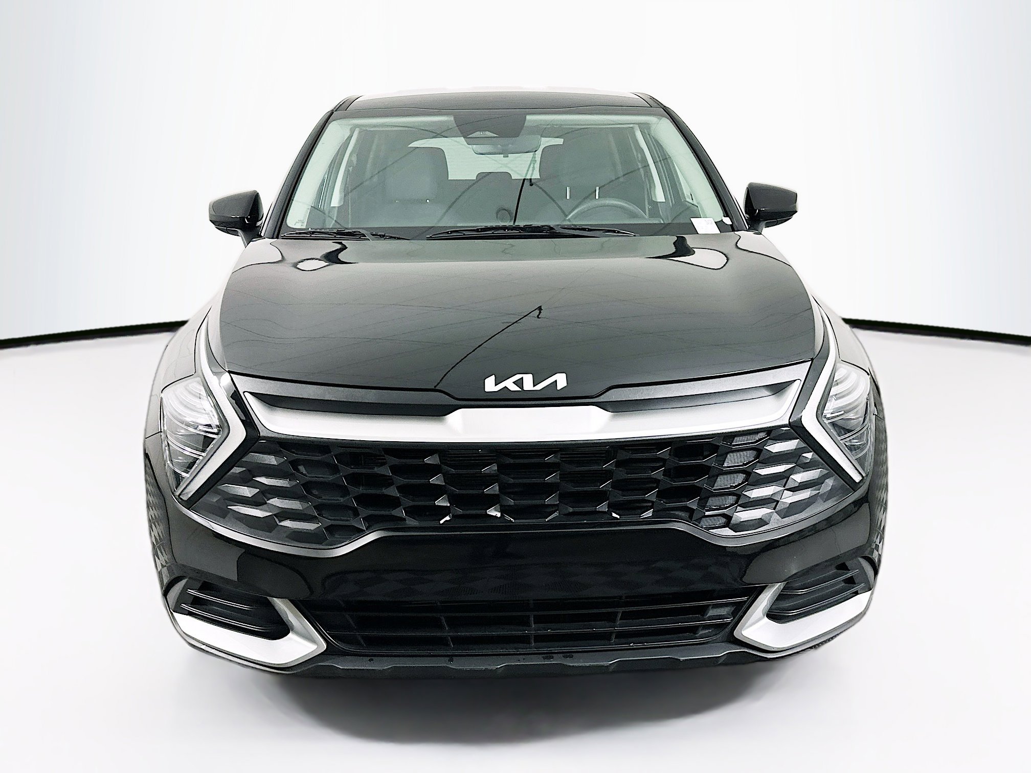 Used 2025 Kia Sportage LX image 2