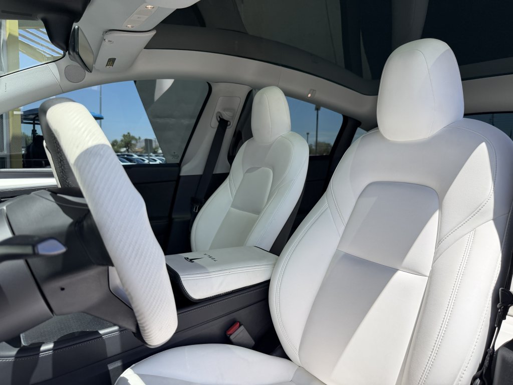 Used 2022 Tesla Model Y Long Range AWD/4WD image 35