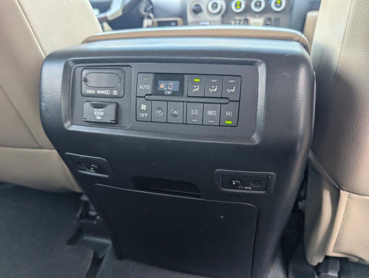 Used 2014 Toyota Sequoia Platinum AWD/4WD image 25