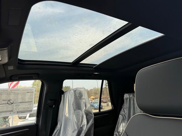 New 2026 Chevrolet Tahoe Premier w/ Sun And Tow Package AWD/4WD image 9